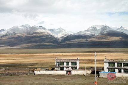 Der höchstgelegene Bahnhof der Welt auf der Strecke der Tibet-Bahn Tibet-Bahn