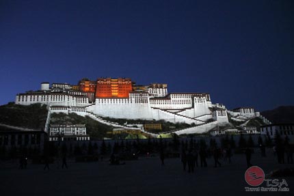 Lhasa - Potala-Palast bei Nacht Lhasa/Potala