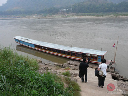 Langboot auf dem Mekong