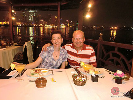 Dinnerkreuzfahrt an Bord der Bonsai Cruise